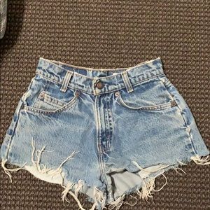 distress vintage levi shorts